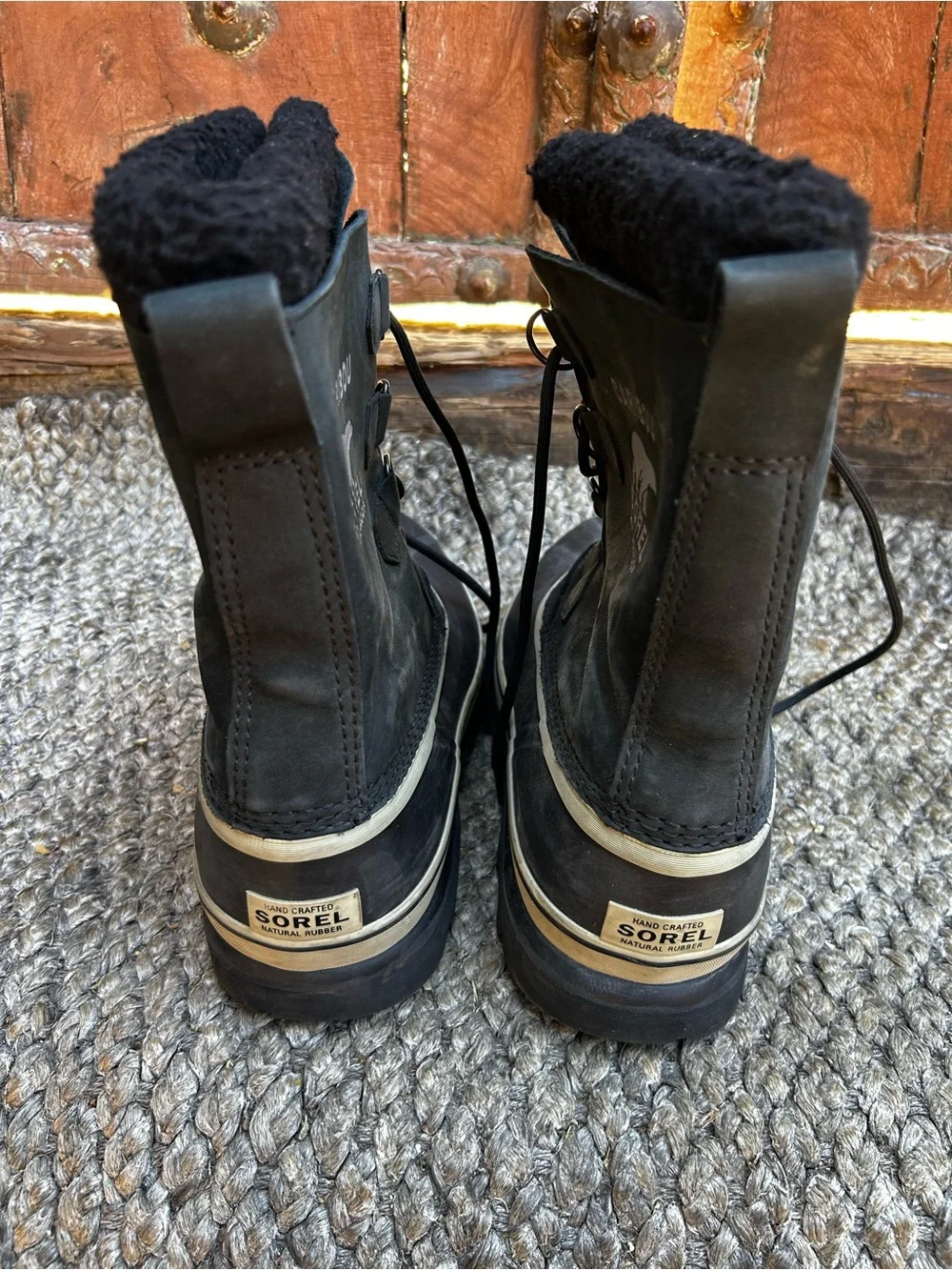 Sorel Black and Cream Caribou Waterproof Winter Boots size: 10